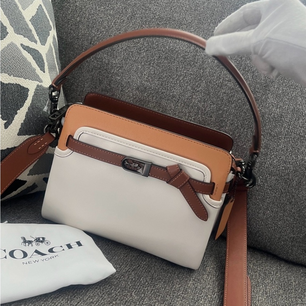 COACH Tate Carryall in Colorblock chalk natural/multi